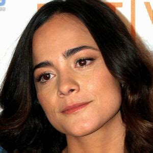 Alice Braga – All her nude and sex scenes (14 videos)